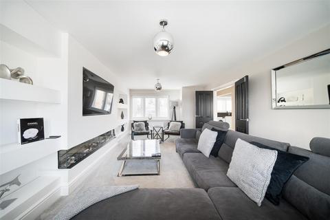 5 bedroom detached house for sale, St. Helier Grove, Baildon