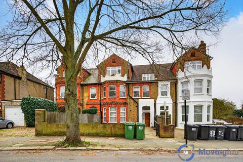 Studio to rent, Telford Avenue, Streatham Hill, SW2 4XE
