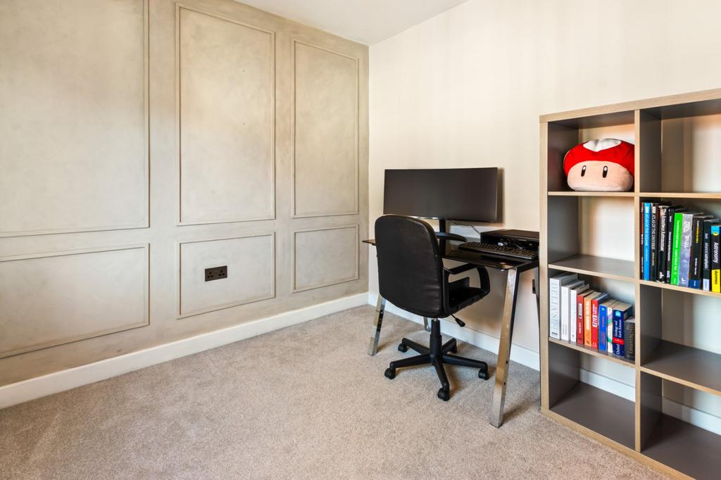 Bedroom/Office