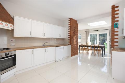undefined, Richmond Upon Thames, London SW14