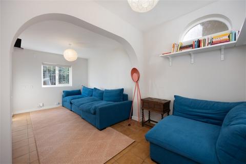 undefined, Richmond Upon Thames, London SW14