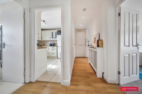 3 bedroom flat to rent, Albert Close, London, N22