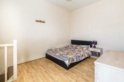 undefined, Stanley Road, Teddington TW11