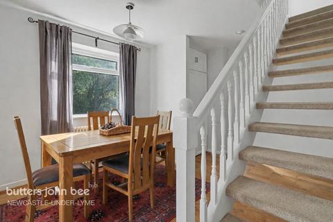 3 bedroom semi-detached house for sale, The Bridle Path, Crewe