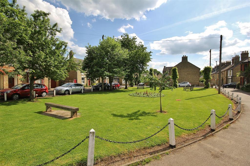 17 Ouse Walk, Huntingdon, new green.JPG