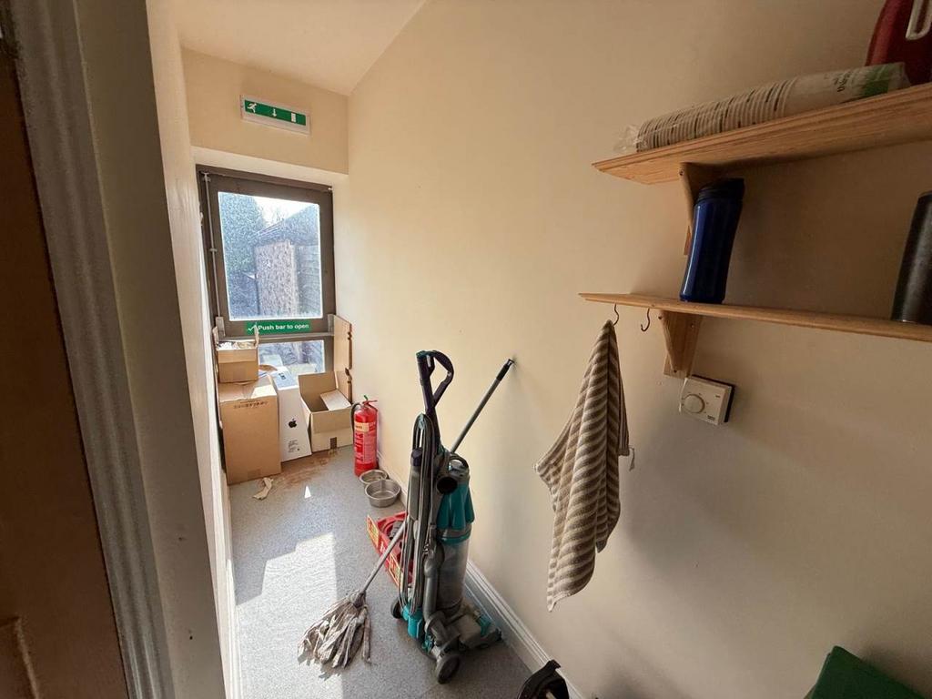 Side door/access