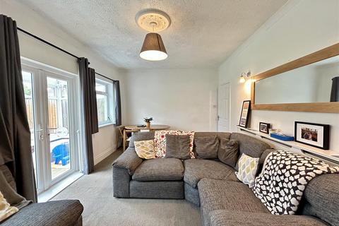 3 bedroom semi-detached house for sale, Grove Road, Oldbury