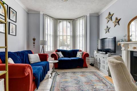 2 bedroom flat for sale, 2 Selden Road, Worthing, West Sussex, BN11 2LL