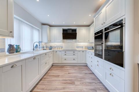 4 bedroom detached house for sale, High Road, Diss IP22