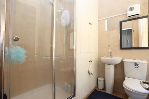 Studio to rent, Buckingham Road, Brighton