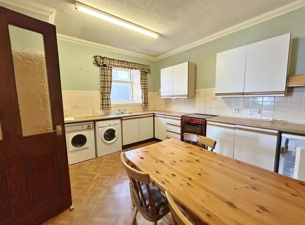 Kitchen dining room