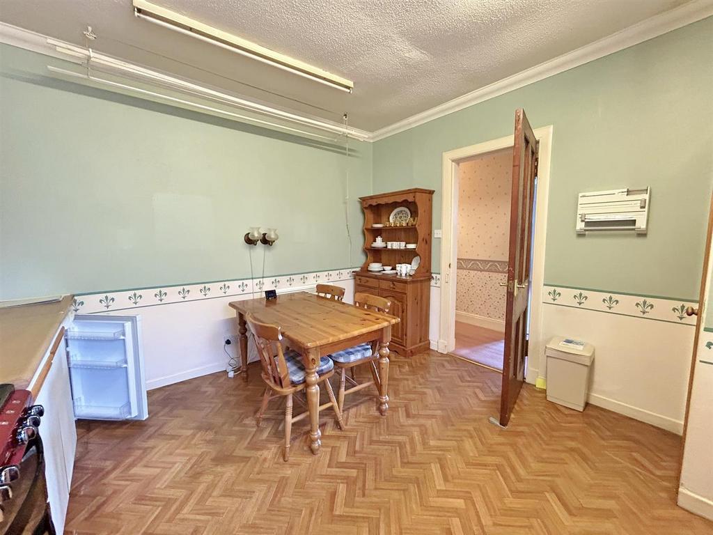 Kitchen dining room