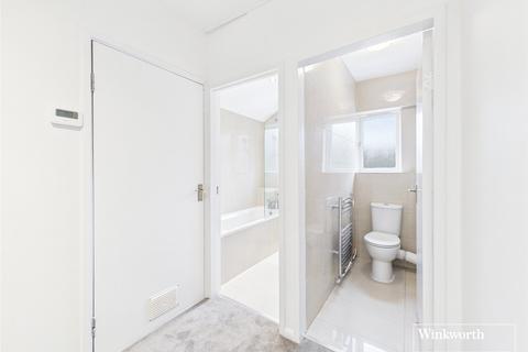 3 bedroom apartment for sale, Great North Way, London NW4