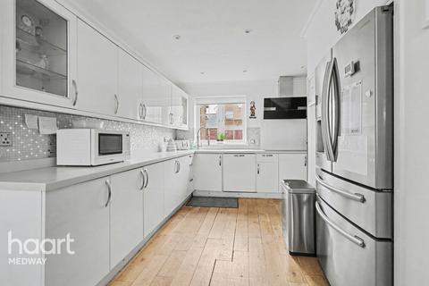 undefined, Woodrush Place, Chatham