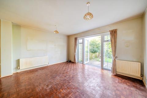 3 bedroom property for sale, Burwood Road, Hersham, KT12
