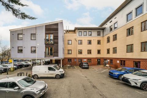 1 bedroom flat for sale, Alexandra Avenue, Rayners Lane, HA2 9DX