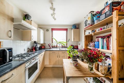 1 bedroom flat for sale, Alexandra Avenue, Rayners Lane, HA2 9DX