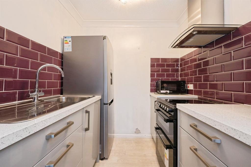 Bitterne Road East, Southampton - View 4