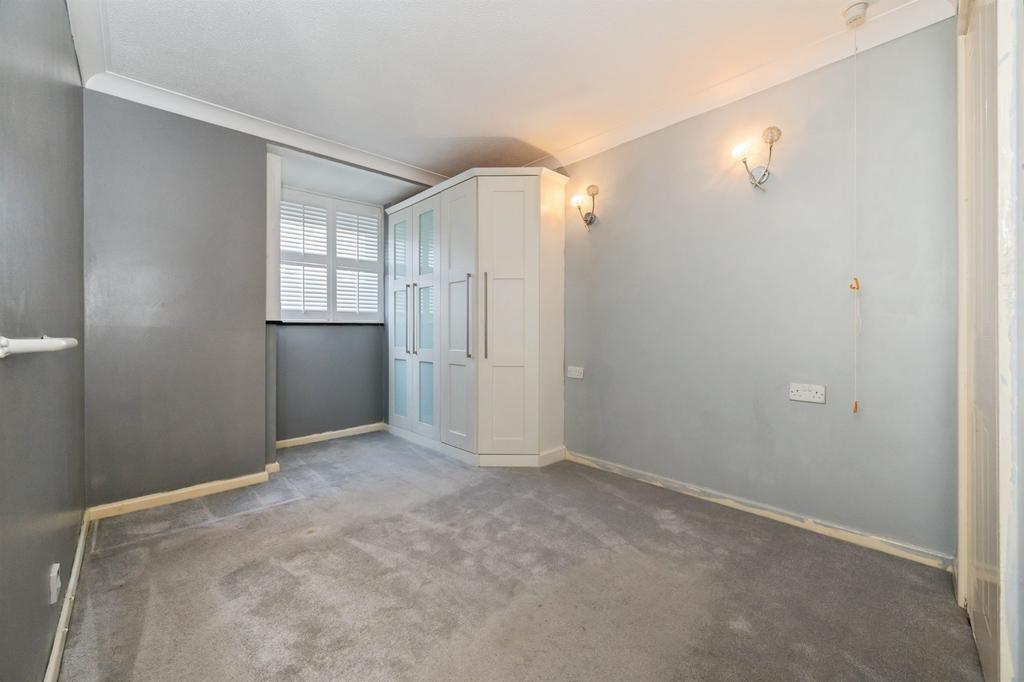 Bitterne Road East, Southampton - View 6