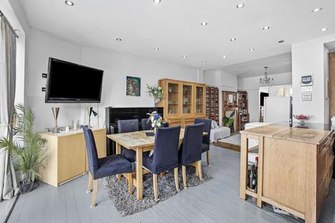 4 bedroom semi-detached house for sale, Wadham Avenue, London E17