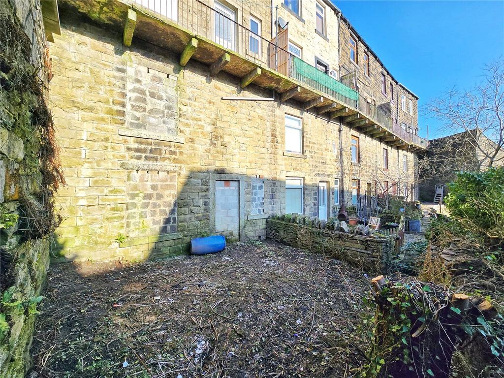 Rear Levels/ Garden