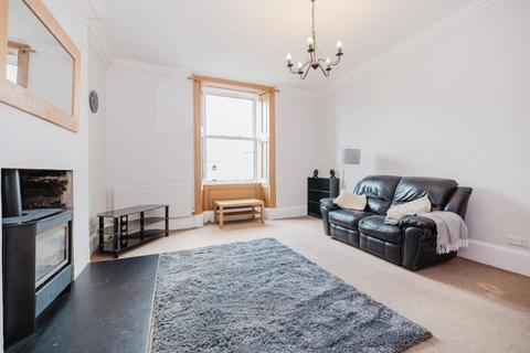 2 bedroom flat to rent, 3217L Leith Walk, Edinburgh, EH6 8LX
