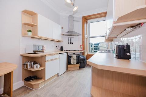 2 bedroom flat to rent, 3217L Leith Walk, Edinburgh, EH6 8LX