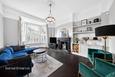 3 bedroom flat for sale, Effra Road, London