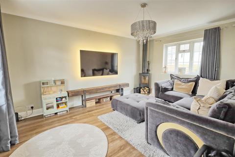 3 bedroom terraced house for sale, Berkeley Close, Ware SG12