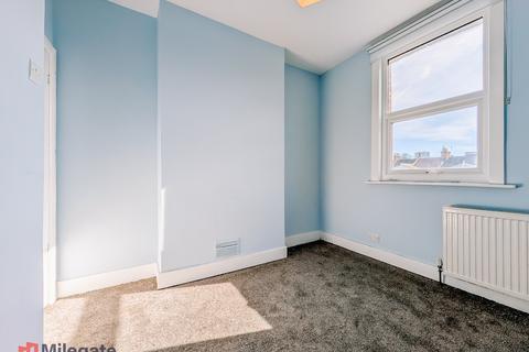 2 bedroom flat to rent, Wellington Road, Harrow HA3