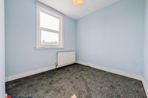 2 bedroom flat to rent, Wellington Road, Harrow HA3