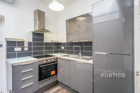 Studio to rent, Church Road, Leyton, London, E10