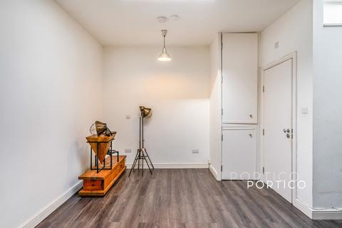 Studio to rent, Church Road, Leyton, London, E10