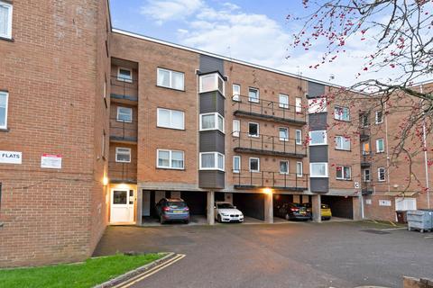 undefined, Coed Edeyrn, Llanedeyrn, Cardiff, CF23