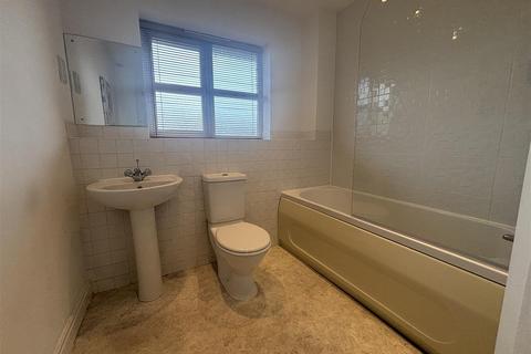 2 bedroom apartment for sale, Benchill Road, Sharston, Manchester
