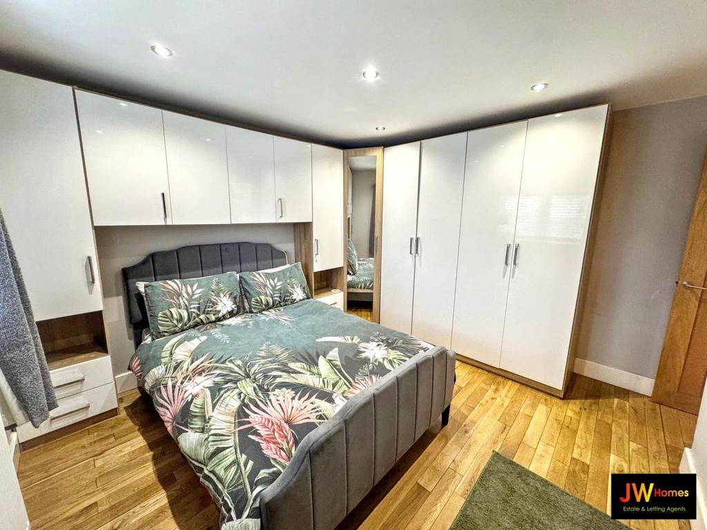 Bedroom 1 (23)