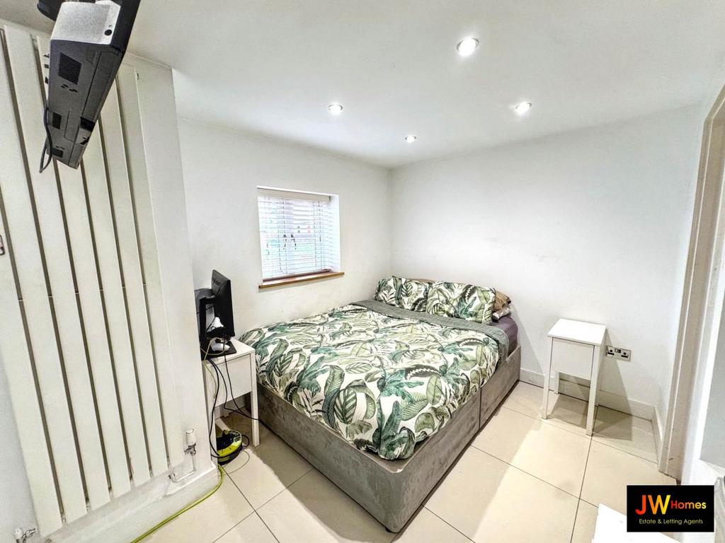 Bedroom 21