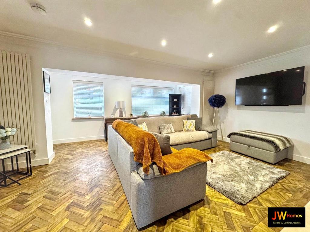 Living room 3