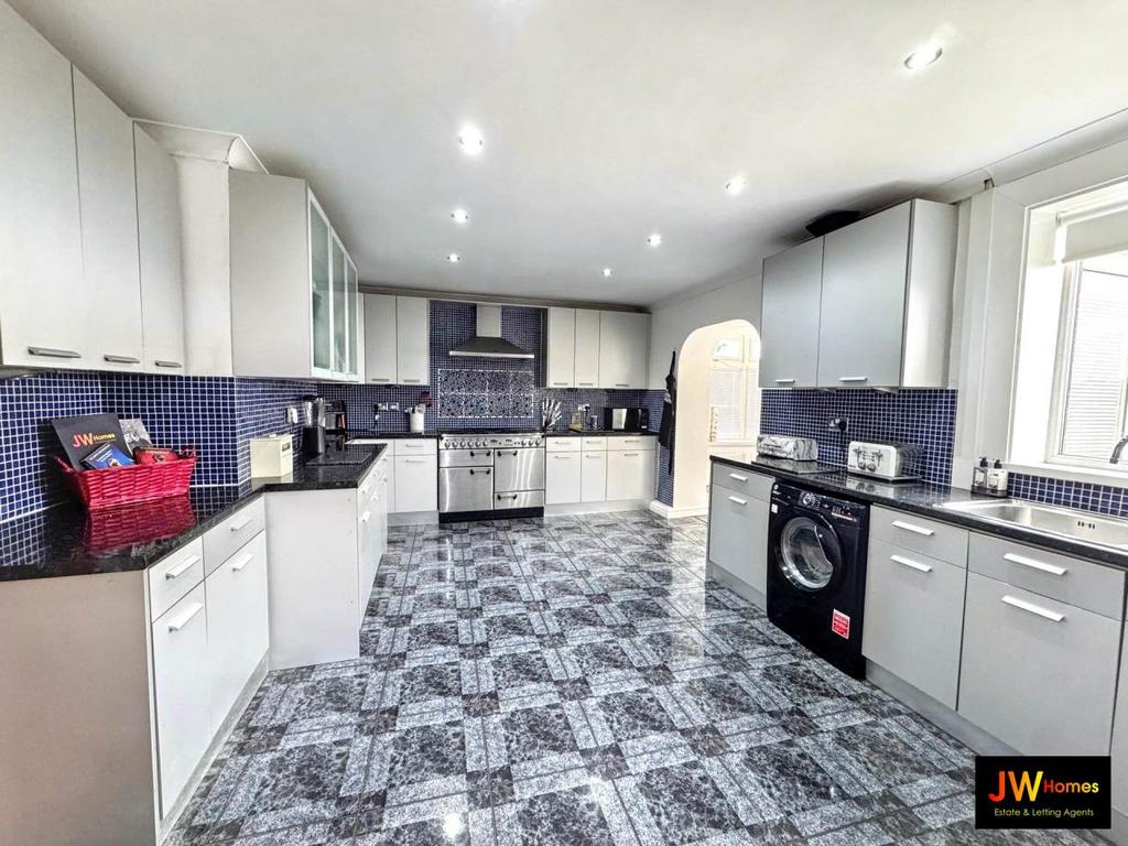 Kitchen 2 (7)