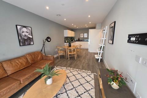 2 bedroom flat to rent, Fairfield House, TW18