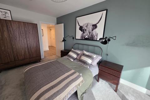 2 bedroom flat to rent, Fairfield House, TW18