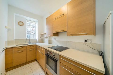 2 bedroom flat to rent, Nightingale Lane, London SW12