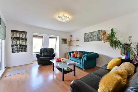 1 bedroom flat for sale, Woburn Close, Wimbledon, SW19