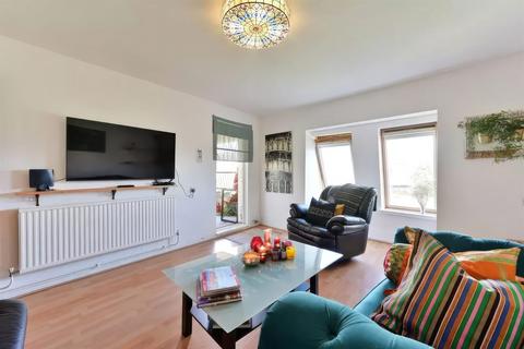 1 bedroom flat for sale, Woburn Close, Wimbledon, SW19