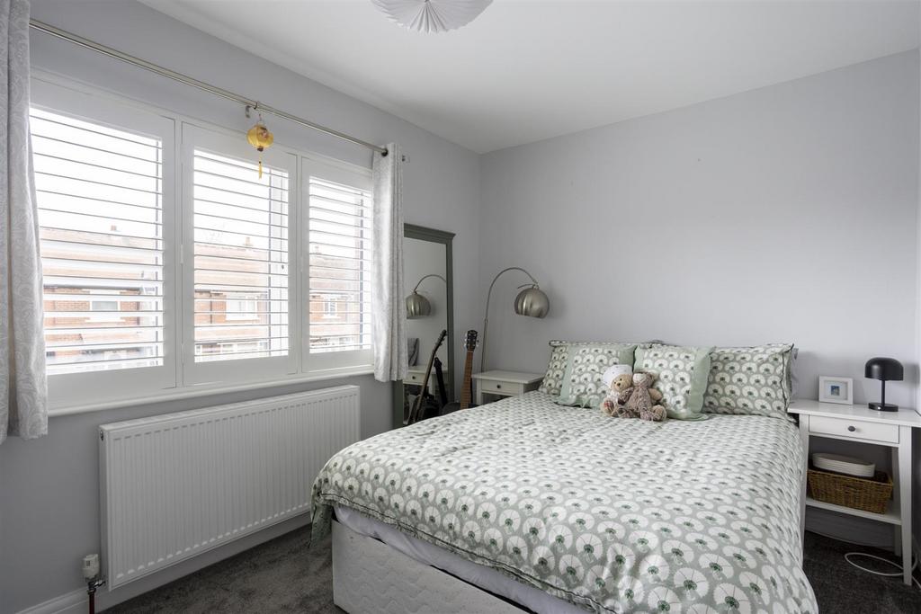 24 Lesley Avenue 1.jpg