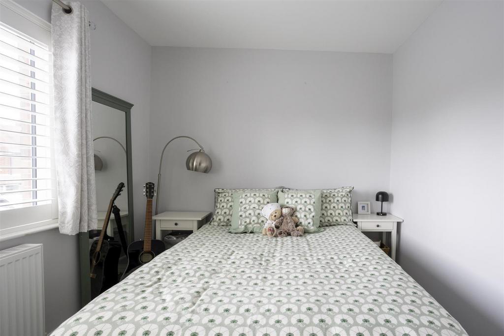 24 Lesley Avenue 2.jpg