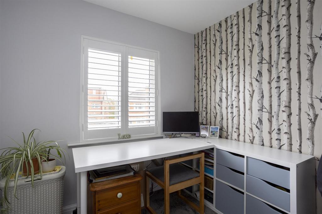 24 Lesley Avenue 5.jpg