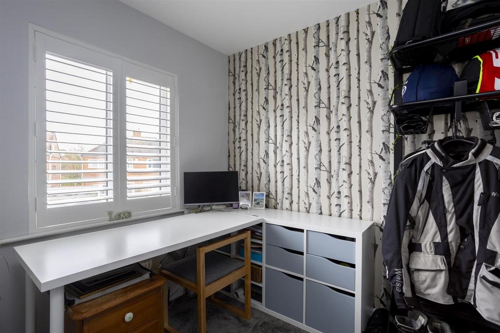 24 Lesley Avenue 6.jpg