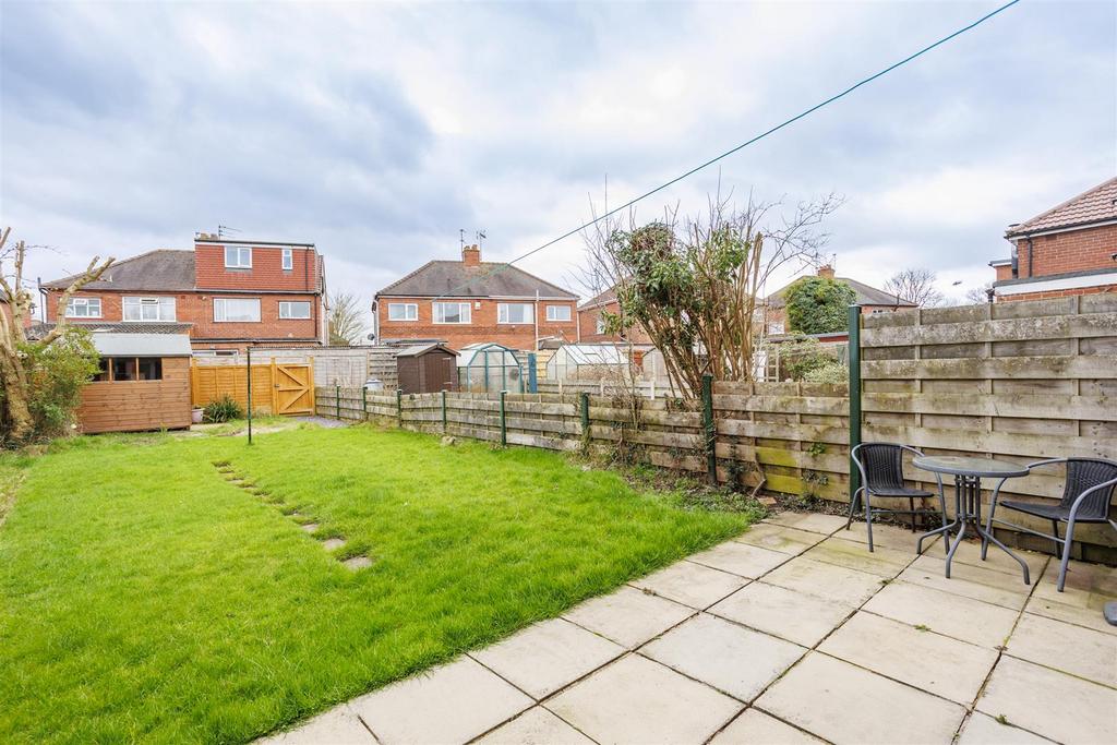 24 Lesley Avenue 18.jpg