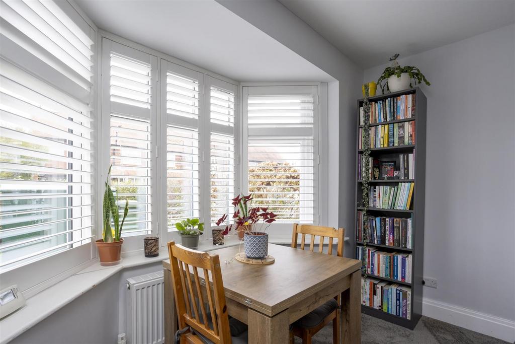 24 Lesley Avenue 12.jpg